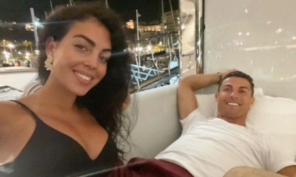 Cristiano Ronaldo plăteşte regeşte: S-a aflat suma virată, lunar, pe cardul iubitei sale